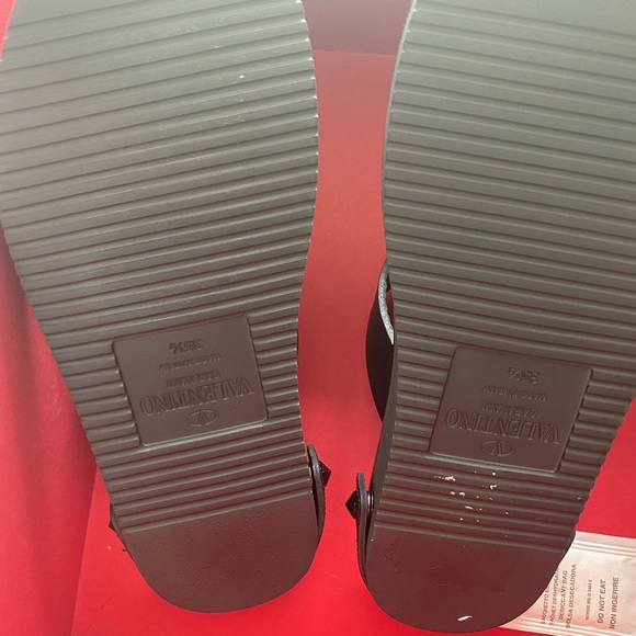 NWT Valentino Garavani Slide Feather Sandal - best offer - Picture 12 of 12